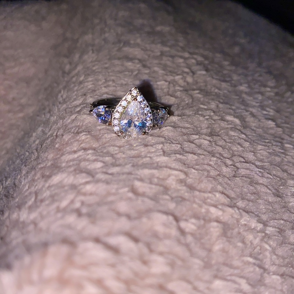 Ring - Picture 3 of 3